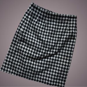 J.G. Hook Vintage Black and White Houndstooth Pencil Skirt